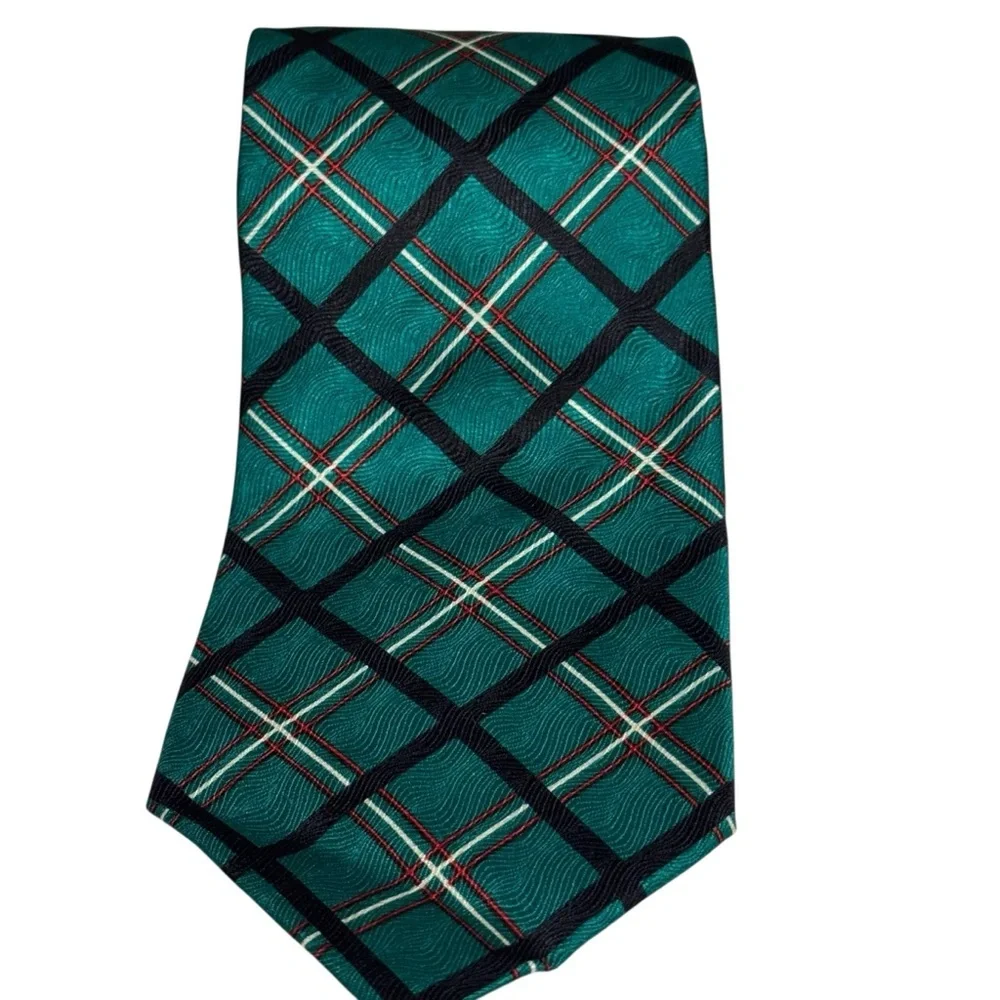 Oscar de la Renta 100% silk green, red black plaid men’s tie Christmas holiday